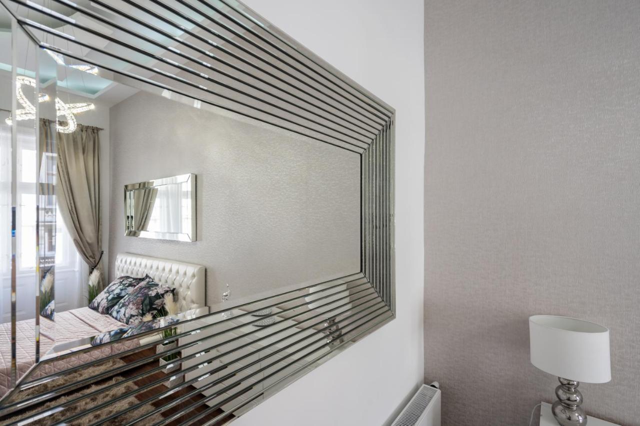 Opera Luxury Apartment With Free Parking 부다페스트 외부 사진